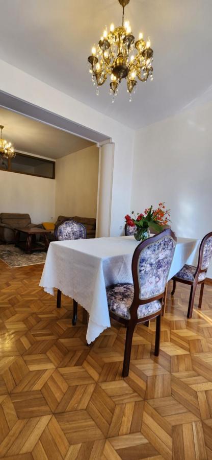 Aparthotel Gelahouse à Batoumi Extérieur photo
